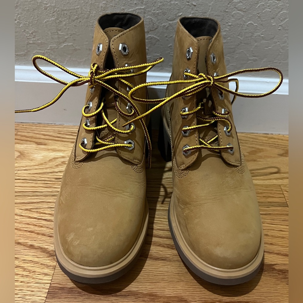 Women’s Timberland Tan Leather Boots